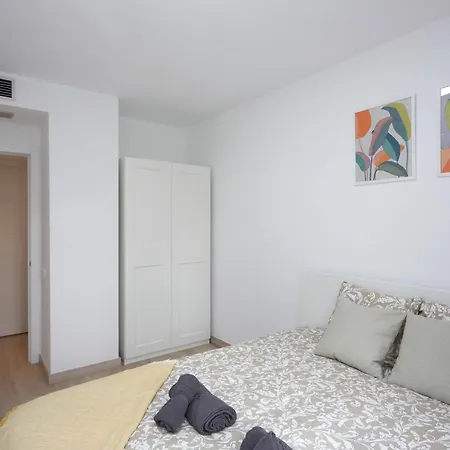 דירה Three Bedroom Two Bathroom Close To Beach