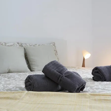 Three Bedroom Two Bathroom Close To Beach דירה ברצלונה