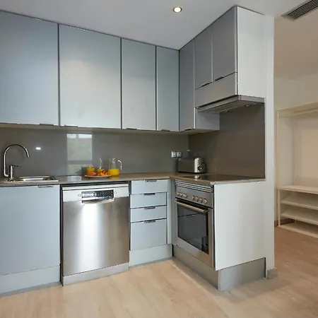 Three Bedroom Two Bathroom Close To Beach Barcelona