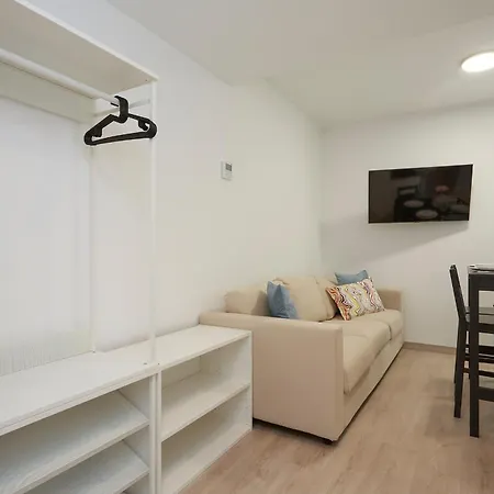 Apartment Three Bedroom Two Bathroom Close To Beach